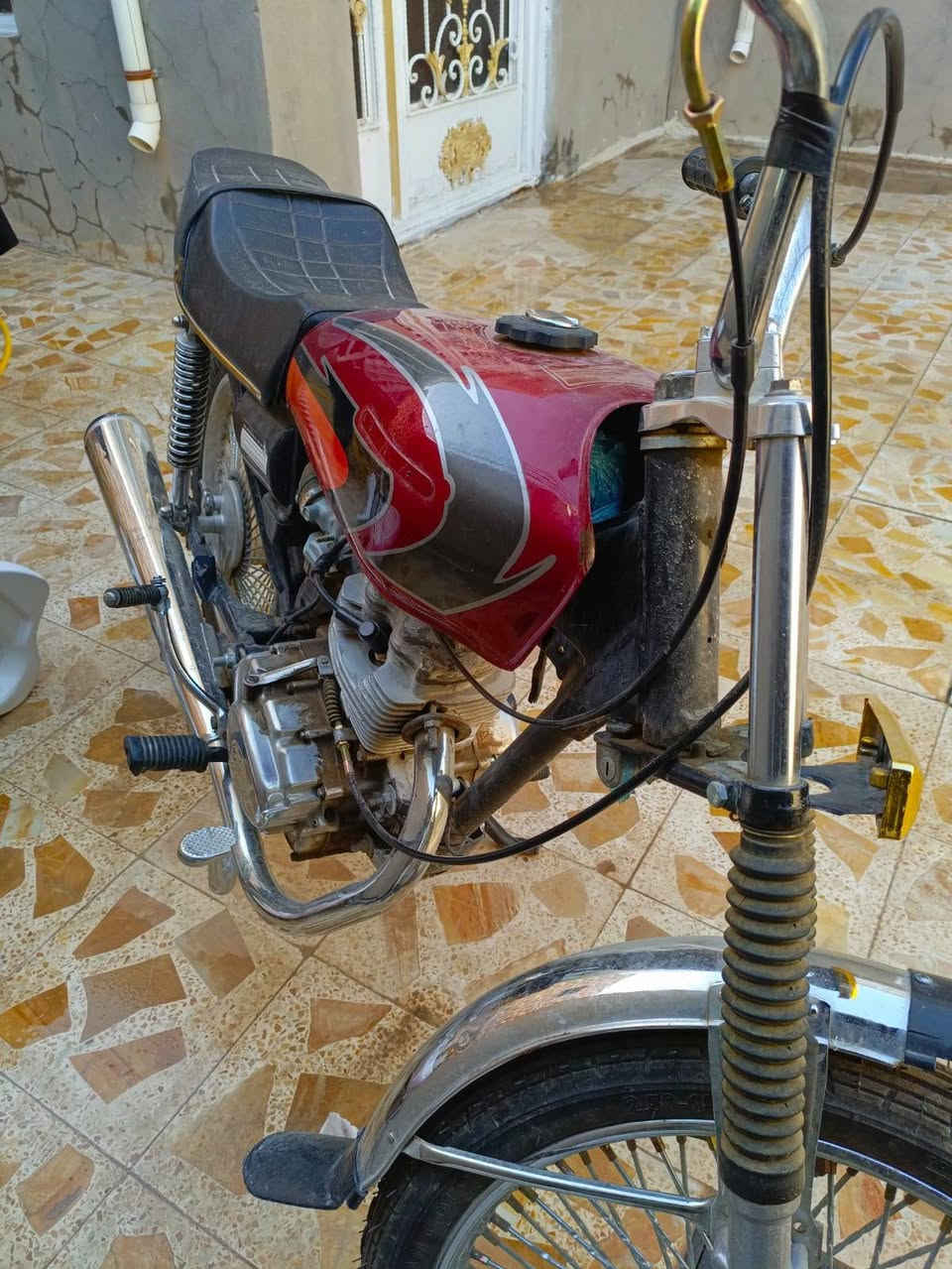 اربعه كير كلك للبيع تايكر موديل ٢٠ السعر ٣٥٠ وبيها مجال رقم الهاتف ***********
