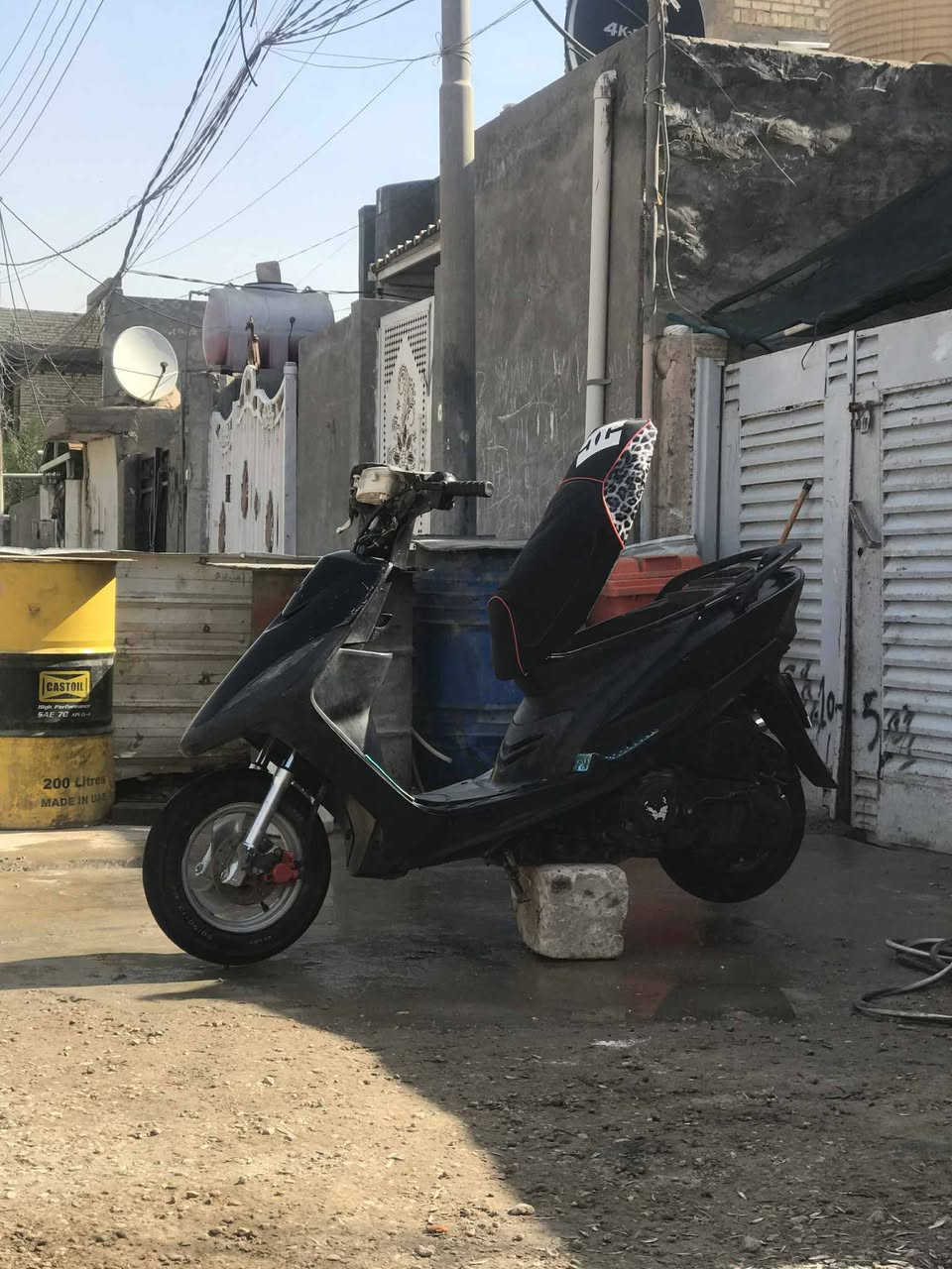 السلام عليكم دراجه ماكس عدله 49مكينته تخبل ناعمه كهربيات كله شغاله باتري جديد سلف شغال بس نقص دجلي  )(ملاحظه الموشراي لا ضل اسولف اخيك )مكاني بل حله شارع 80 السعر 350وبيه مجال رقم ***********بي وتساب
