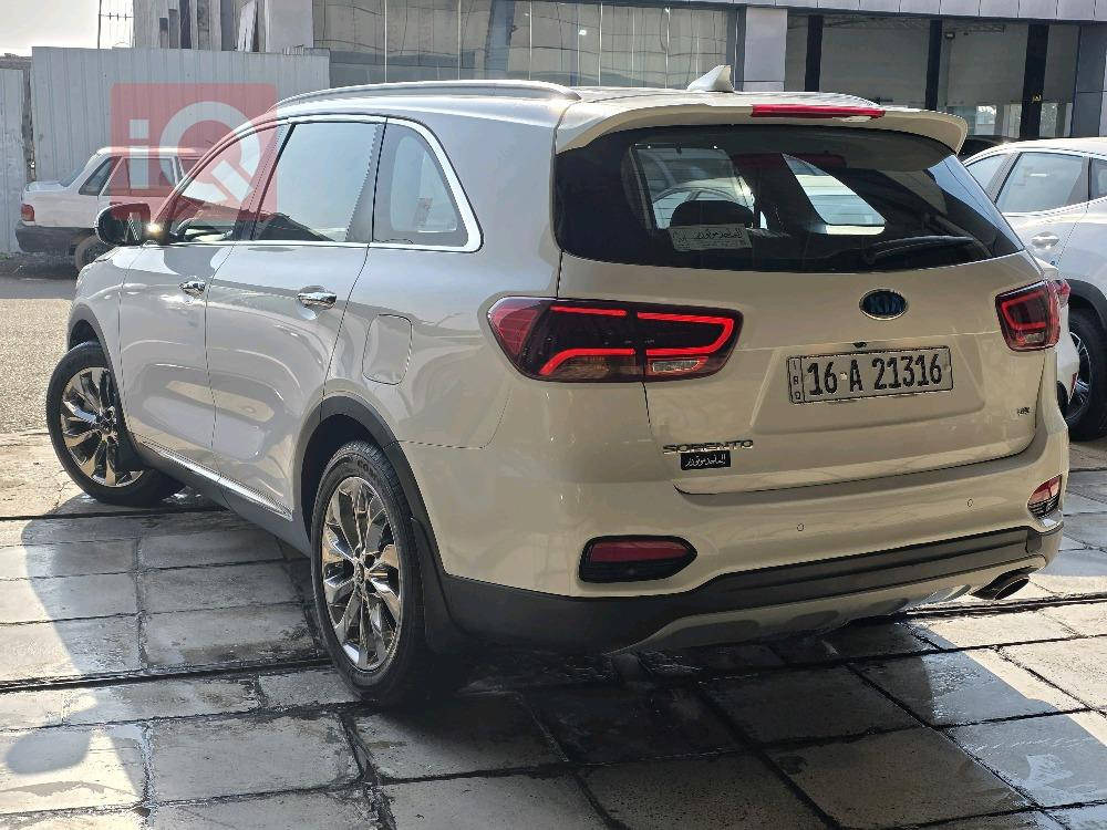 الماجد موتورز
كيا
سورينتو, 2020
سلندر: 6 سلندر
محرک: 3.5
السعر / اتصل بنا
الكاميرا الخلفية - صندوق كهربائي  - بصمة - مثبت السرعة - مرايا جانبية كهربائية - نوافذ كهربائية - شاشة - نظام المفتاح الذكي - مقاعد كهربائية - مصابيح زينون الأمامية - مانع الانزلاق - أبل كاربلاي - ABS - AWD - مقاعد الصف الثالث - رادار - ستائر خلفية - كشافات ضباب - ذاكرة المقعد - وضع القيادة - التحكم الإلكتروني في الثبات - حساسات ضغط الإطارات 
لمزيد من المعلومات الرجاء الضغط على هذا الرابط 
👉 https://www.iqcars.net/redirect/1039468?lang=ar
***
Rear Camera - Electric Tailgate - Keyless Entry - Cruise Control - Electric Side Mirrors - Power Windows - Screen - Smart Key System - Electric Seats - Xenon Headlights - Traction Control - Apple Carplay - ABS - AWD - Third Row Seats - Radar - Rear Sun Shade - Fog Lamp - Seat Memory - Drive Mode - Electronic Stability Control - Tire Pressure Sensors
للاستفسار  الاتصال على الرقم:-

***********

أو زيارتنا:-

بغداد - البياع - الشارع الاول - الماجد موتورز

#iQCars
