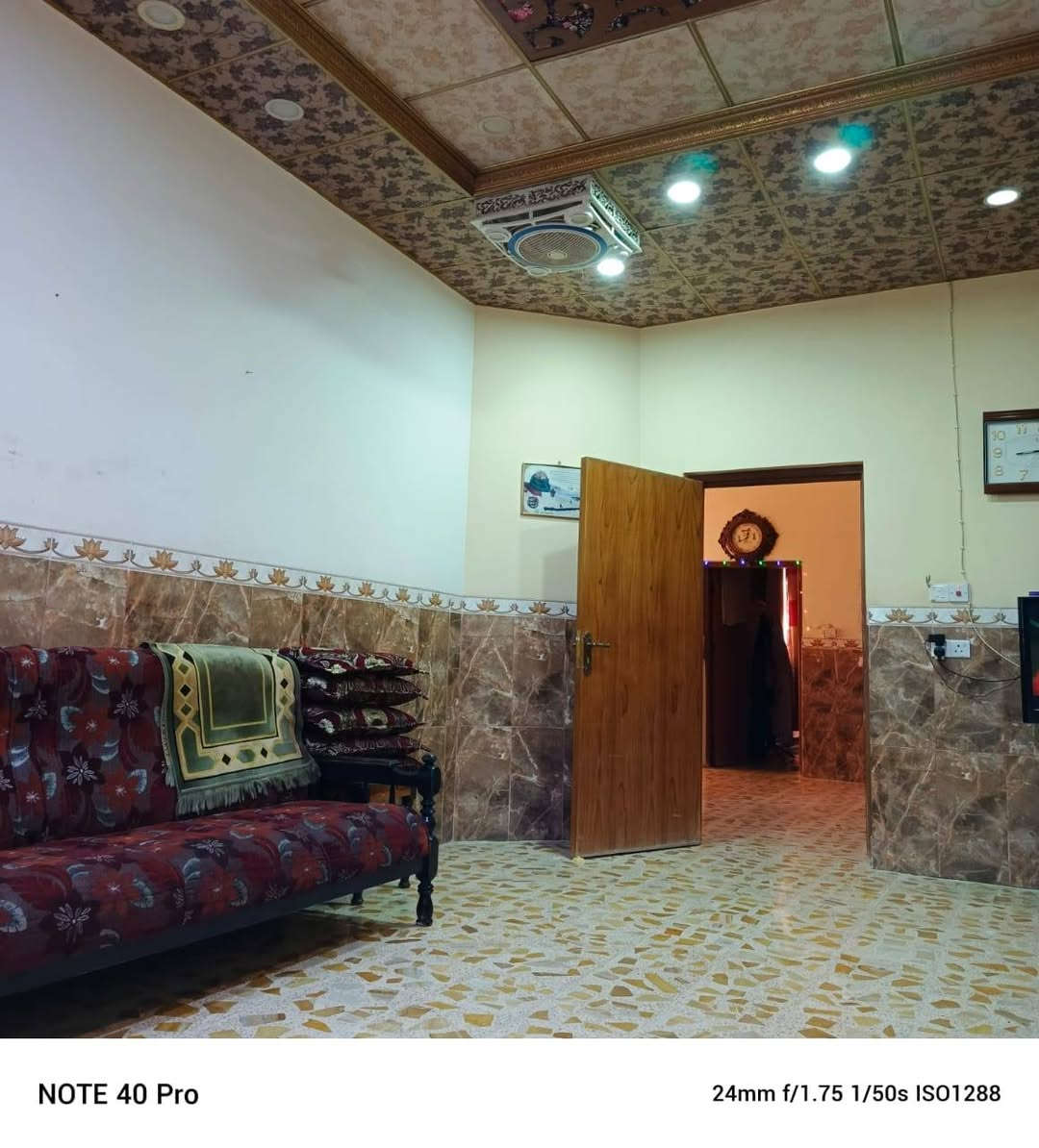 سامراء ١٥٠ متر مشتمل ٤ نوم فول جبيريه ٣ خلف المحلات التجاريه بناء حديث طابوملك صرف السعر ٨٠ مليون حصرا 
*********** عالم العقارات
