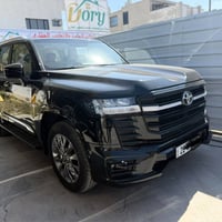 لاندكروز 2025 بلاك  GXR  تنفس طبيعي رقم شمالي ماشيه 16 الف الموصفات بص...