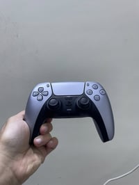 جويستك ps5 لون رصاصي مستعمل كلش قليل اشتريتها قبل أسبوعين للبيع السعر ...