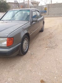 مارسيدس  موديل ١٩٨٦ رقم ديالى تحويل سنويه نافذه سنه فقط مكينه وكير ٢٥٠...