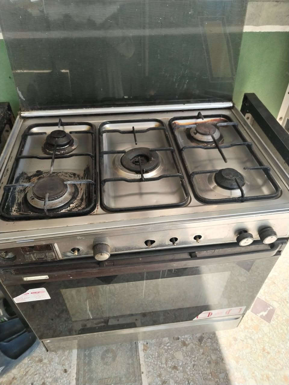 طباخ عشتار القديم خمس مشاعل زائد فرن شغال يحتاج ادامة بسيطة فقط السعر 125 الف ناحية سيد عزال ***********
