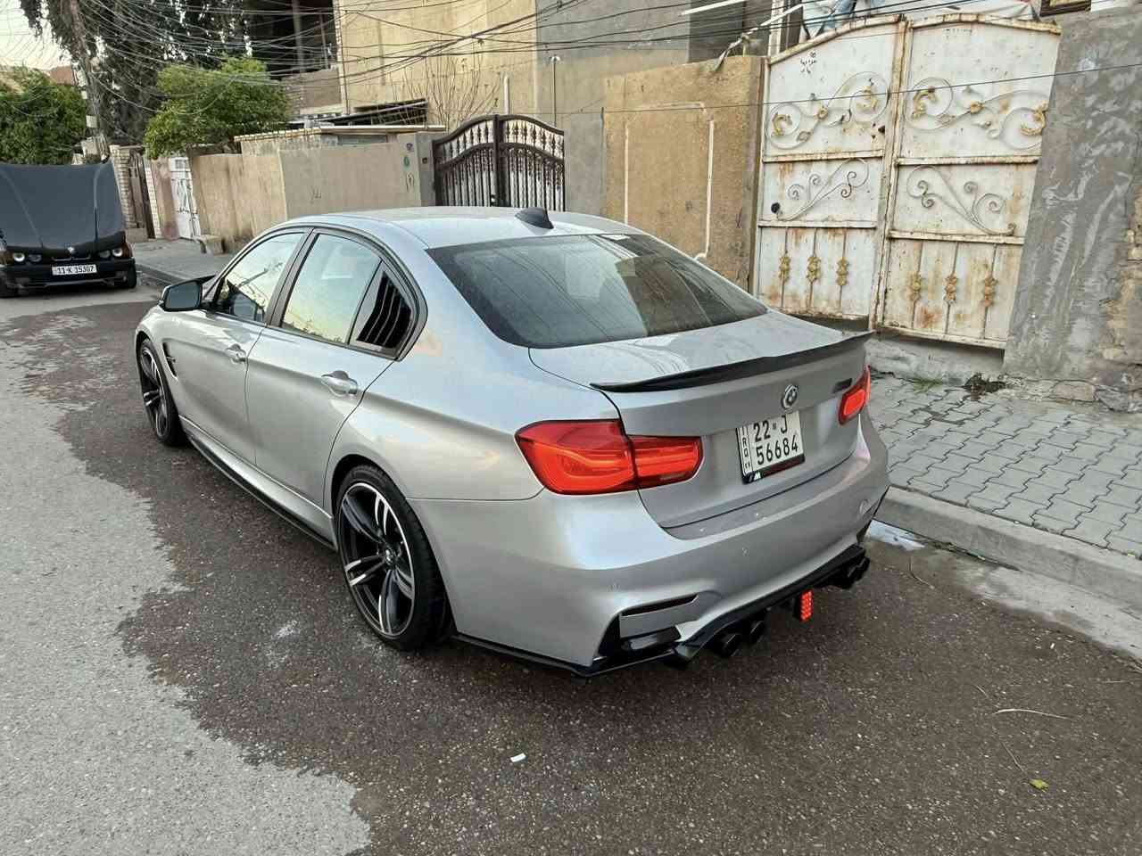 سلام عليكم شباب BMW F30 موديل 2018 فول مواصفات عليه اضافات كلش هواي سيارة جديدة ماشية 106 كم  عليه انتك وداون بايب وبدي كت m3 تخم ويل m3 اصلي فجوج دركة m السيارة جاهزة للاخير صفر مسج صندوق كهرباء بالرجل يفتح بيه تراي كلش حلو محدثه جاملغين وبنيد m3 حادثه شوية بنيد وشوية جاملغ الدواخل شرط دواخل ماكو ايرباك ماكو رقم اربيل باسمي تحويل شوكت ما تحب هزة ورقم جديد عندك مراوس ماكو مشكلة الماني بس
السعر ١٩٥ ورقة مجاله بسيط مكاني بغداد *********** 
حبايب كلشي اكو بالسوك واشكال اسعار النظافة والجاهزية تحكم ماعندك تعال اخذه بلاش وصلو على محمد وال محمد

(مكلف بالنشر)
