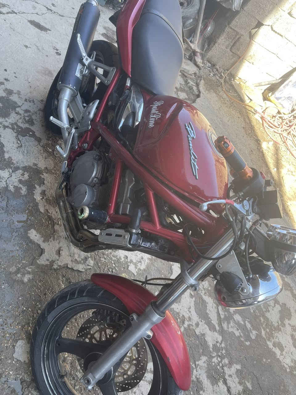 سلام عليكم دراجة سازركي باندة ربع الدراجة مكفولة كفالة عامة للبيع مكاني بغداد الشعلة رايدهة اب 1200 رقمي واتساب ***********
