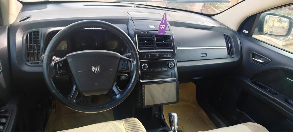 السلام عليكم للبيع دوج جورني 2010مكينه وكير كفاله حداديه امامي خلفي خير من الله كهربائيات جاهزه شاشه تاب ايباد تشغيل عن بعد بصمه باب وجنطه  بيها كم قطعه صبغ رقم بغداد انكليزي تحويل مباشر السعر 95 وبيها مجال مكاني الكوت واسط ***********
