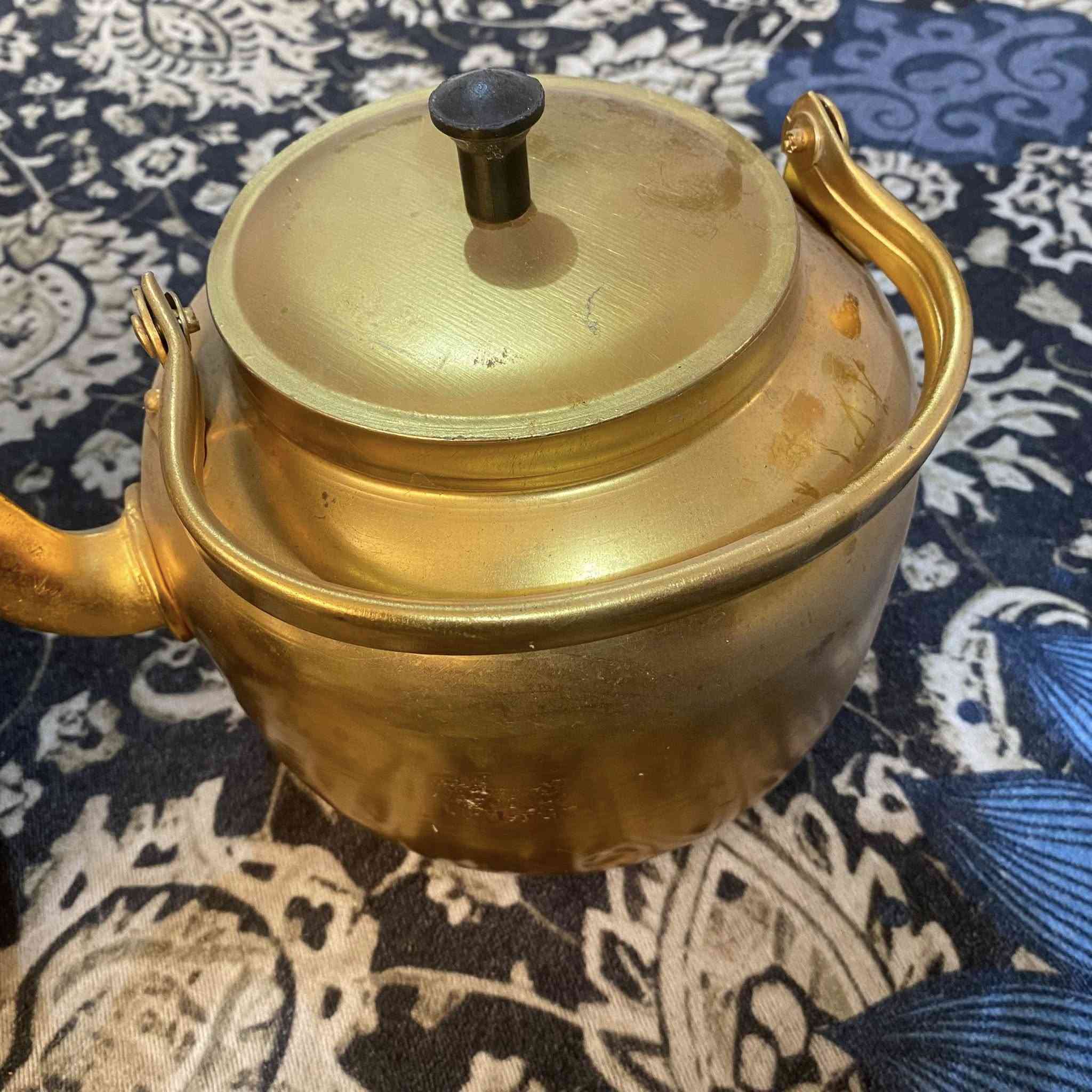 مساء الخير
عندي هاي المواعين القديمات الكبار للبيع
مكاني بغداد الشعب الثعالبة


**إذا كنت صاحب هذا الإعلان وتريد حذفه لأي سبب، رجاءا أرسل رسالة إلى الدعم الفني**