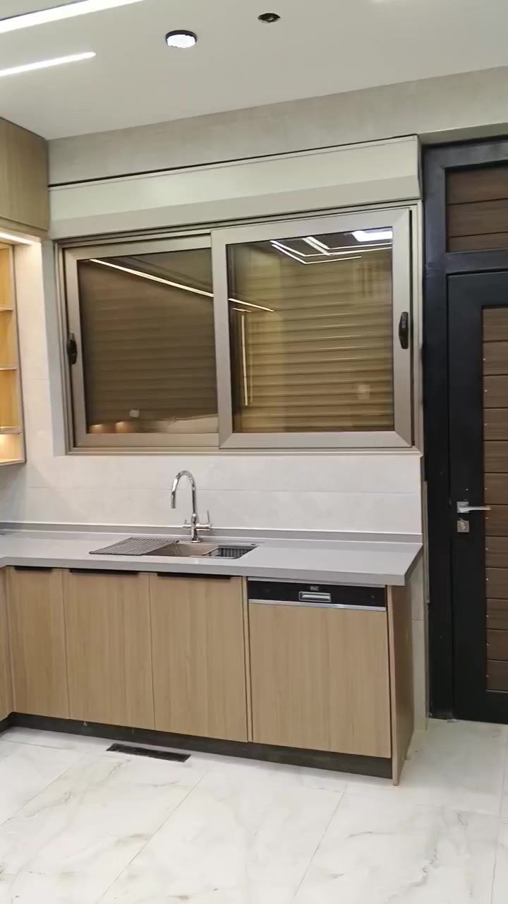 سعر المتر 300 ***********
