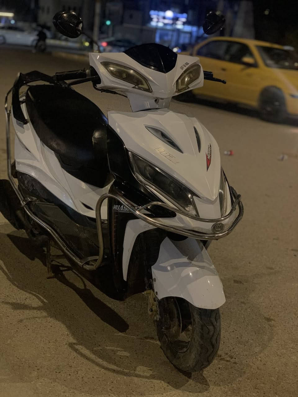 دراجه جامبو حديث
لون ابيض كهربائيات شغاله سلف هندر 
دراجه نضيفه سعره ٧٠٠ 
مكاني ناصريه مركز 
***********
