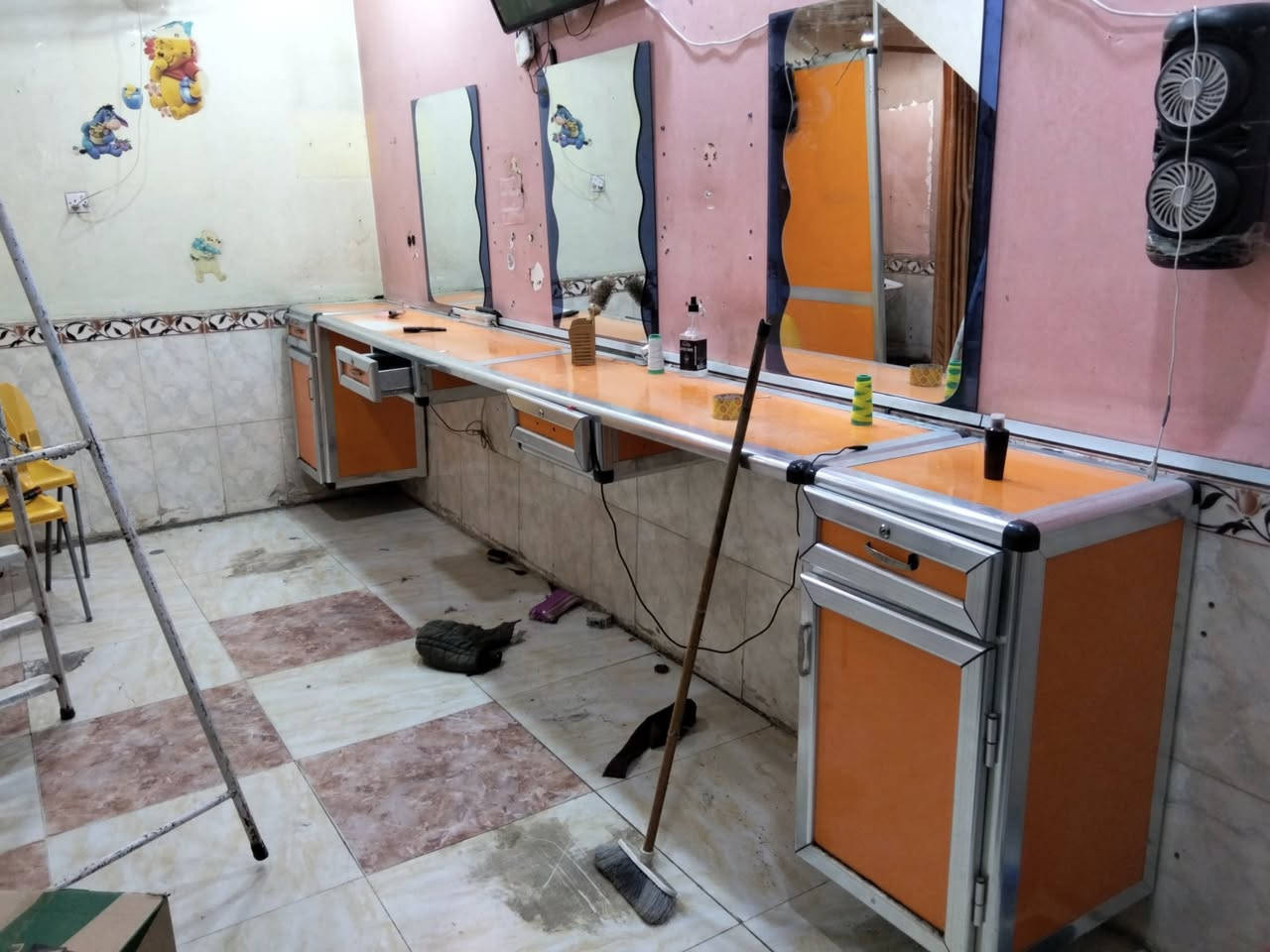 للبيع الميز فقط ***********
