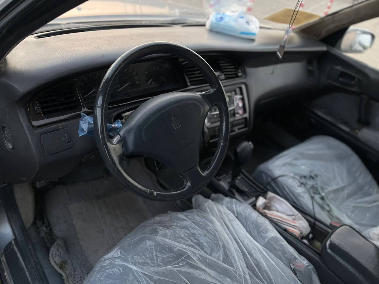 🚗 للبيع — كراون بطة متصل رصاصي
السعر : ٦٥ ورقه وبيها مجال 
مديل 2000
✔️سيارة نظيفة وحلوه 
✔️ رقم البصرة إنكليزي (الجديد)  
✔️  هزّة جديدة 
✔️سنويه بأسمي 2030  
✔️مصبوغة عام _سيارة حلوة نصبتها
✔️مكينة ديلكو 2500 
✔️ مكينة جديده _ خير من الله 
✔️ كير جديده — خير من الله  
✔️ غرفة مرتبة ونظيفة  
✔️تخم تاير جديد
✔️حداده ٧٠٪؜ 
✔️كهربائيات شغالة 
✔️تبريد شغال 
✔️ كفالة من الكص والنقل جثه
✔️ وتحويل ثاني يوم  

📍 الموقع: البصرة / أم قصر  
الهاتف : ***********
🔥 السيارة جاهزة من كلشي وما تحتاج صرف
