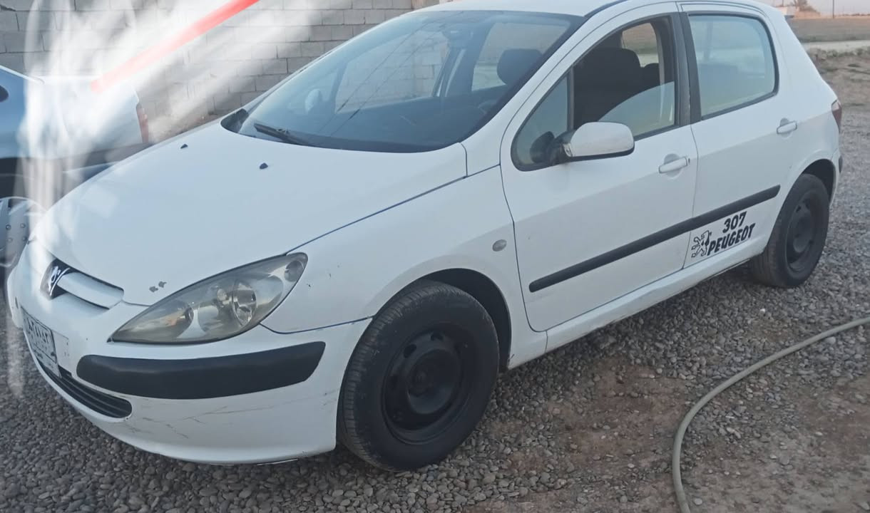 السلام عليكم بيجو 2004للبيع رقم بغداد مشروع وطني سنويه ساقطه عليه غرامه رايده 38 وبيه مجال الغرامه عل مشتري اتصل ***********
