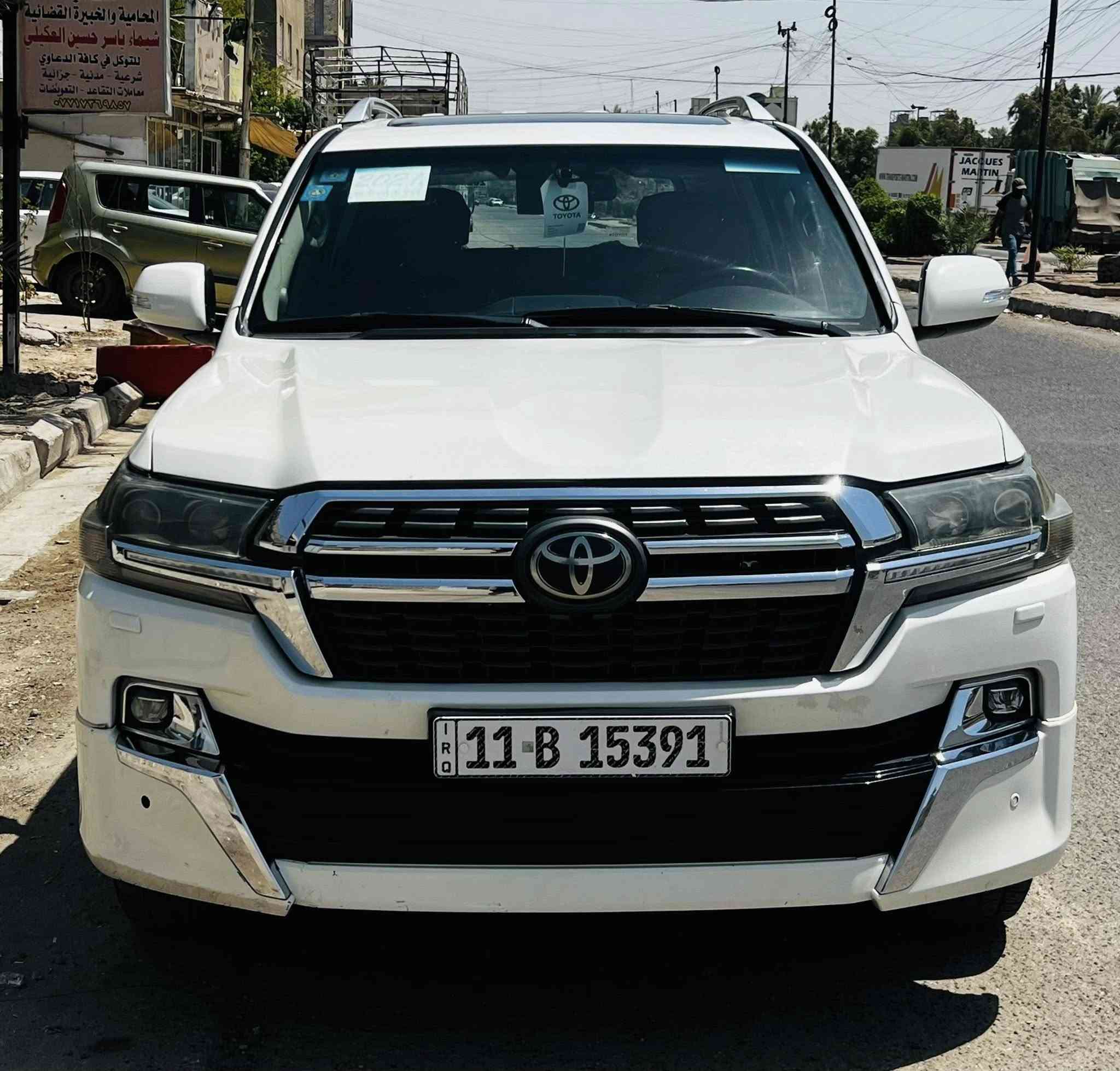 السلام عليكم بيع او مراوس حسب القناعه لاندكروز 2009 محدثه 21 محرك 8 سلندر 4600 المرغوب صبغ حزام بدون معجون لغرض التحديث قماره مكفوله والسياره مكفوله من كلبه من جفيه بأسمي هزه جديده تحويل ثاني يوم سنويه لل28  الاستفسار خاص او الاتصال بالرقم  ***********
