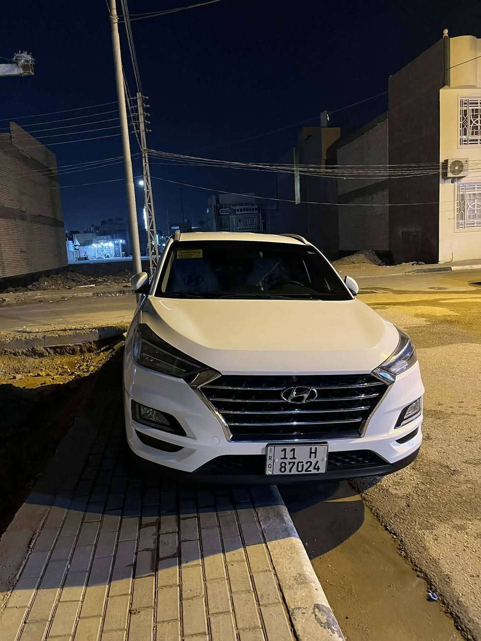 توسان ٢٠٢٠ بسمي رقم بغداد  دولي ماشيه ٥١ الف فول ما عدا البنراما بيها فقط رش بقبق الجنطه بدون حادث والباقي كله مكفول السعر ١٩٥ مكان السياره كربلاء للاتصال ***********
