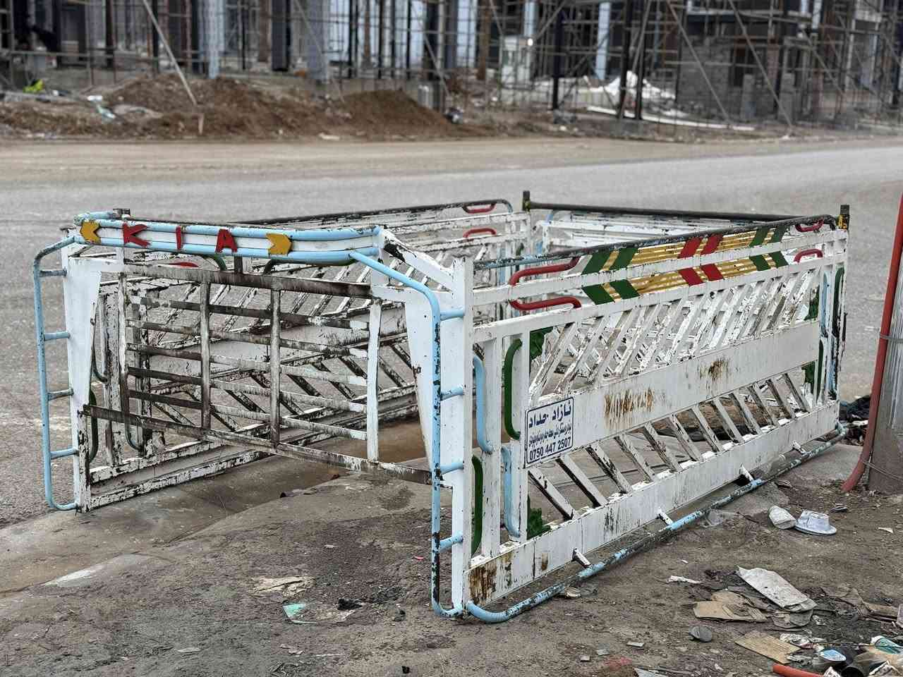 چەمچەی کیای بۆ فرۆشتن  بۆ ٢٧٠٠و ٣٠٠٠دەبێ دەست کردی ئازاد حدادە
سعری ٣٢٥ دۆلار 
شوێن هەولێر 
***********
