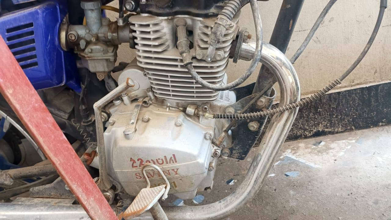 سلام عليكم دراجة سيفان للبيع  دراجة نظيفة بس انتركت بسبب لامطار دراجة مرقمة سنوية باقي على ستلام لوحات
موديل🔥2021🔥

كشن جديد  

محرك 150 سيسي نظيف

بيها نقوصات بسيطة 

سعر مليون 100 وبي مجال عنواني فلوجة


**إذا كنت صاحب هذا الإعلان وتريد حذفه لأي سبب، رجاءا أرسل رسالة إلى الدعم الفني**