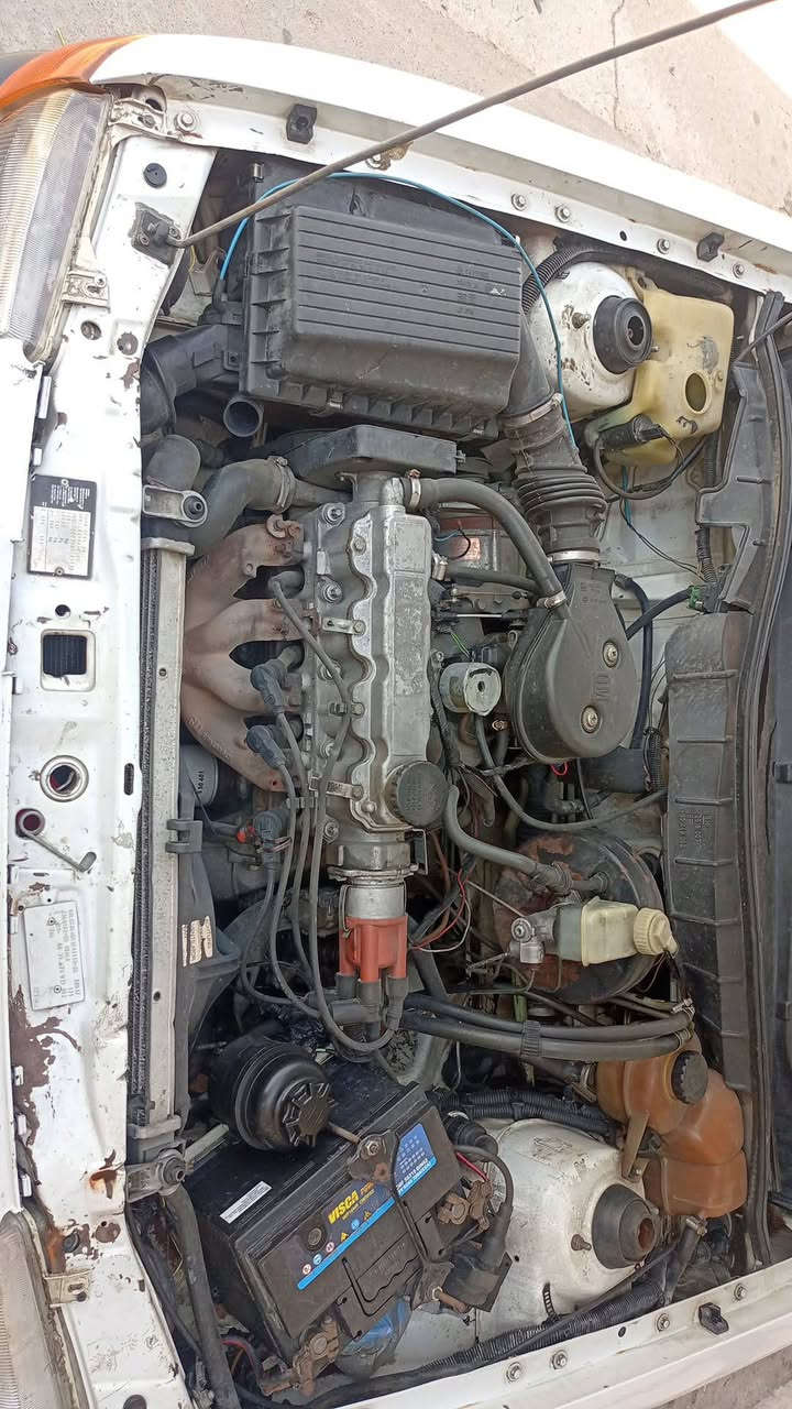 استرا حجم 16 محرك وكير شرط طجم جديد كربون بيها تحويل من شرعي دوير و دوسات مصلحين وبيها معجون بل تكمه النفر مثل ما وضح سنويه 29 تنتهي السعر47  وترهم معارض هم ا*********** رقم نينوى الماني
