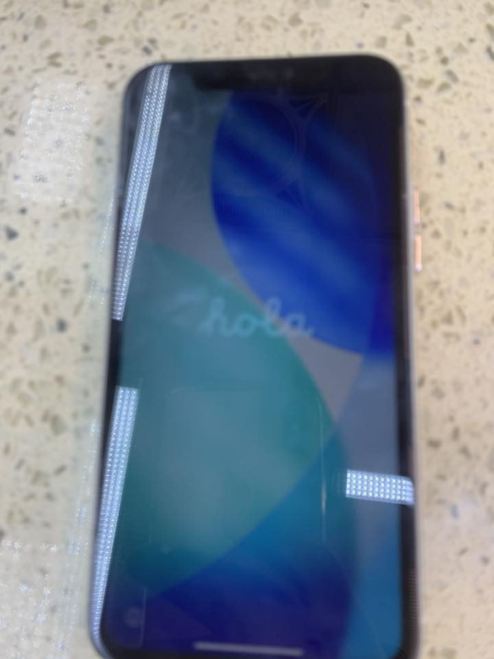 11عادي🩵
نظافة 100‎%‎ بالعافية عالياخذه
ذاكرة 128
بطارية 87
الجهاز على وضع الشركة لا مفتوح ولا مصلح 
وتر بروف مكفول 

السعر : 200
مكاني بغداد الامين الثانيه 
رقم ***********
