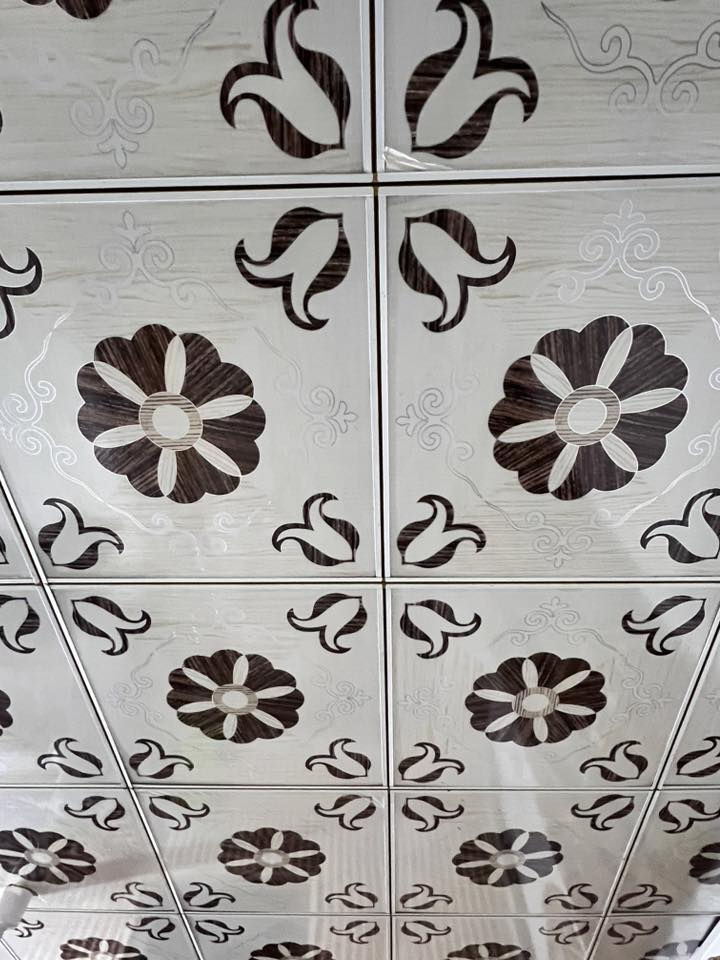 #للبيع مستعجل سقف ثاني فقط المربعات 50 مربعه جداً نضيف نايلونه بعده بي 
سعر 75 بي مجال 
مكاني نجف للا ستفسار مراسله ***********
