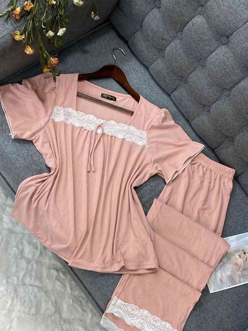 جملة ليكرا مشطب خامة درجة اولى جدا راقي 
قياسl. Xl. Xxl. Xxxl


**إذا كنت صاحب هذا الإعلان وتريد حذفه لأي سبب، رجاءا أرسل رسالة إلى الدعم الفني**