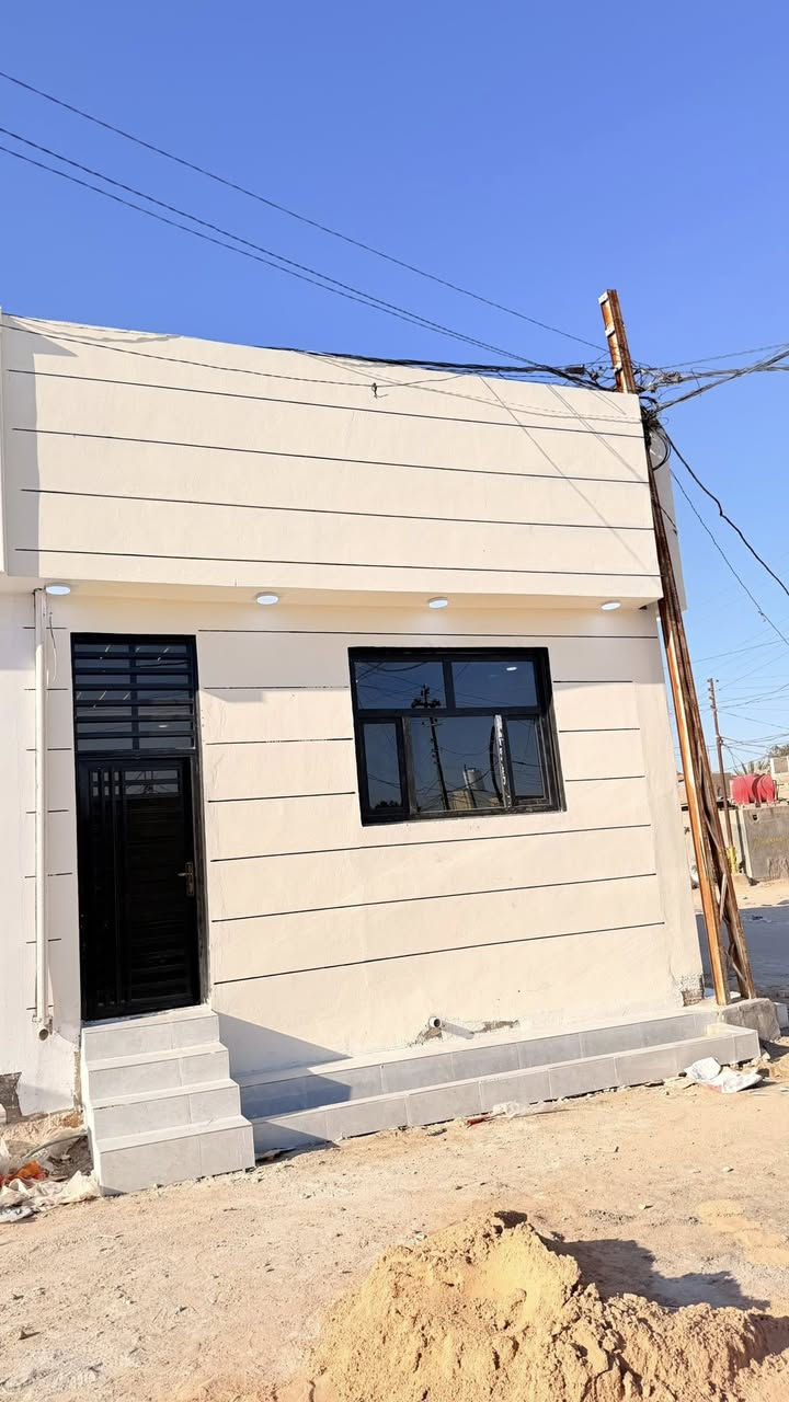 سلام 🙋‍♂️
#دار_مساحه_60م ركن
كافه الخدمات متوفره 

النجف #ملحق ميسان خلف سكله الكرعاوي 

بناء ممتاز 

درجه اولى ) 
 ***********
