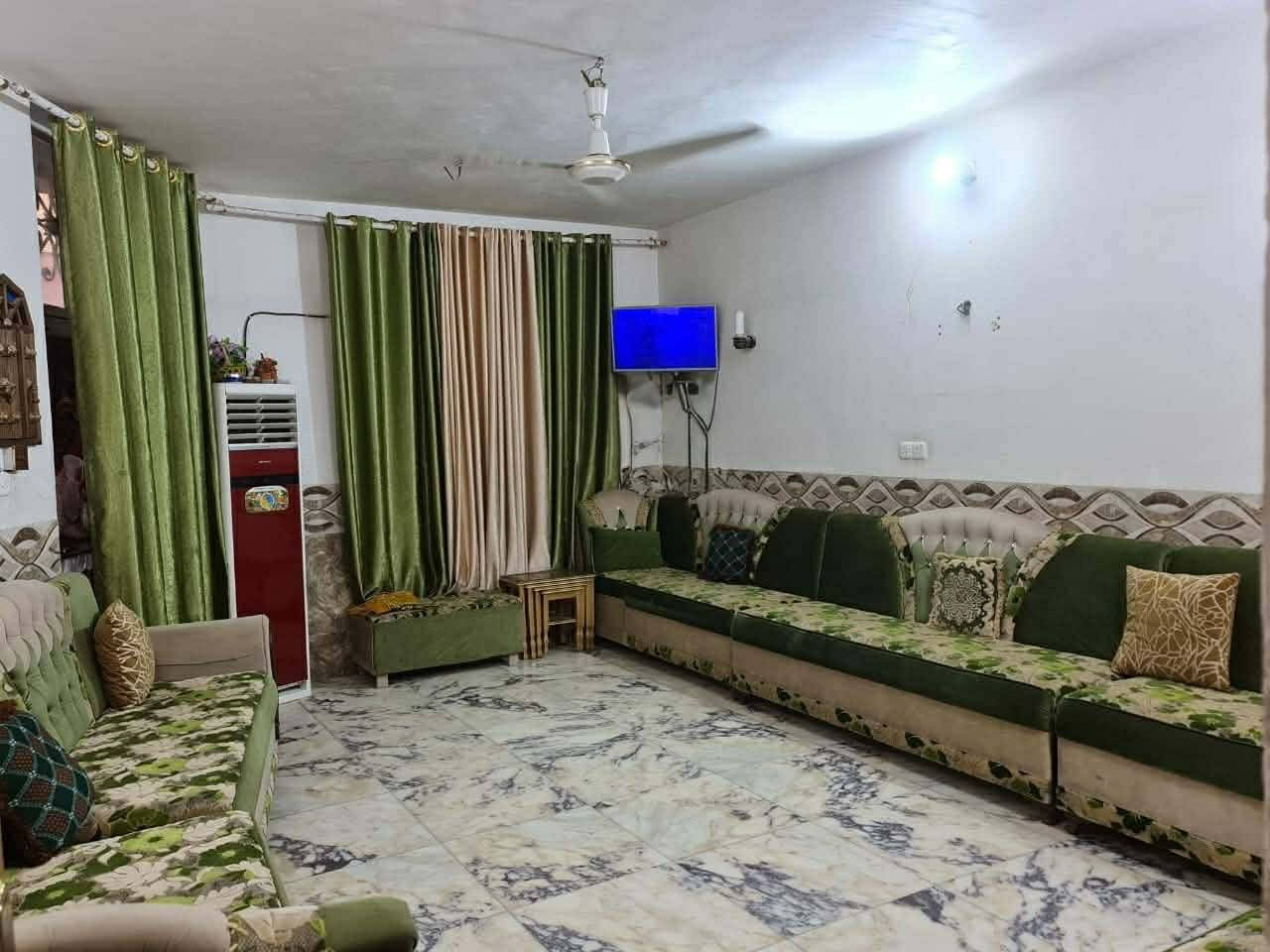 دار   #للبيــــع   

🔻 بنـــاء حديــث  
 
#طابــــــو #مــــلك  #صـــرف  

#آلمـــوقع  // حي المعلمين

#المساحـــة // 200م    10. 20    
 
#المحتويـــــات //

الطابـق الاولــ// استقبــال ومطبـخ وغرفــة نــوم وهـــول ومجمـع صحيــات وكــراج وحديــقة 

الطابــق الثانــي // 3 غــرف نـوم وهـــول  ومجمــع صحيـات وسطـح 

🔻الــدار بنــاء حديــث مــوقع مميــز  
 ___________________
#للاستفسار اكثر الأتصال

***********

***********
____________________
🔻لمن يرغب في عرض عقاره للبيع أو للايجار طابو صرف او زراعي تجاري او سكني يرجى مراسلتنا
مكتب عقارات المشتل حله حي العسكري
