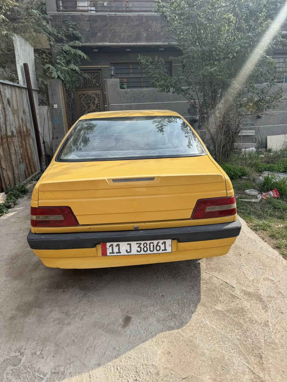 سلام عليكم بيجو لميس2015
اخوتي سياره شوف صوره واقره تفاصيله وخابرني 
مكينه كير خير من الله 
صدر نص عمر
وناقصه تايرت زوج خلفي 
سياره نظيفه 
باسمي سنويه 2028
رقم انكليزي 
سياره غراض شركه وياه كبات وسويجين وكتلوكات 
سياره عارضه38 وبيها مجال حك جيه 
ومبدل جاملغ واحد جهت سايق 
وبيها صبغ باب سايق وجاملغ سايق وبنيد 
سياره اكفلك شواصي لغود دواخل تكم كلهن كفاله 
ومابيه قطرت خياس سياره ولا جارده 
العنوان بغداد دوره 
***********
