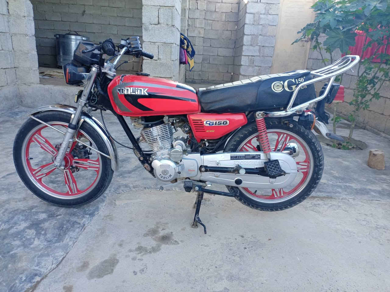 دراجه سيفان ختم سولنك موديل 2022 محرك بلادي مامفتوح)( تشغيل نكره سلف وهندر وكهربائيات شغاله)(أوراق اصوليه كرتونيه كامله) السعر (425)وبيها مجال حك الجيه لاتصال *********** خاص ما جاوب الشراي يتصل السكن ديالى( ناحيه كنعان)
