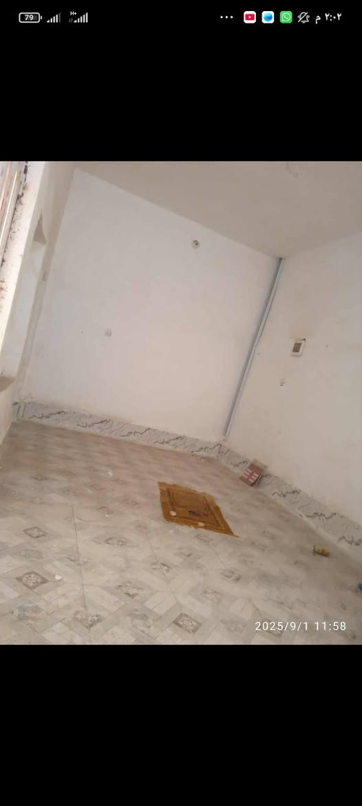 دار للبيع 
قضاء الشطره 
تقاطع شحيم الشارع الجاي للشط مقابيل حسينية الحاج كامل النداف 
المساحه 90/عگاده
2️⃣ الطابق الاول 
استقبال
 مطبخ حار وبارد
 وصحيات
 وغرفه وصاله
 ومجموعه صحية 
2️⃣الطابق ثاني صالة غرفتين صحيات 

رقم صاحب الدار 
***********
السعر 105 وقابل للتفاوض 
لا يراوس ولا يؤجر فقط بيع
