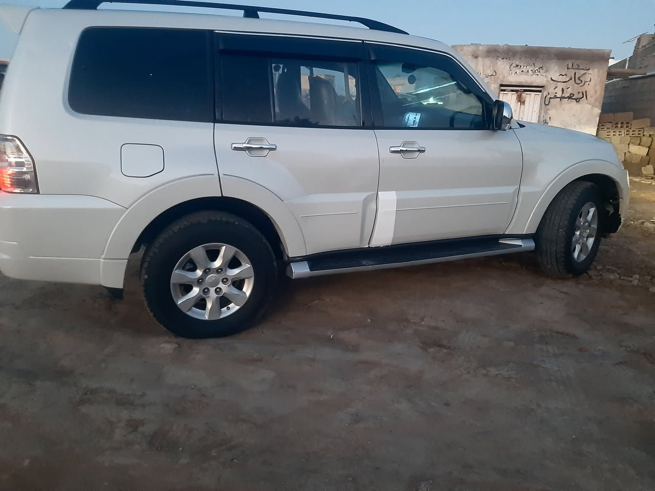 السلام عليكم لبيع باجيرو حبتور كفاله عامه قادسيه نكليزي مكينه 3500 مامفتوحه وضع شركه السعر 167وبيه مجال ***********
