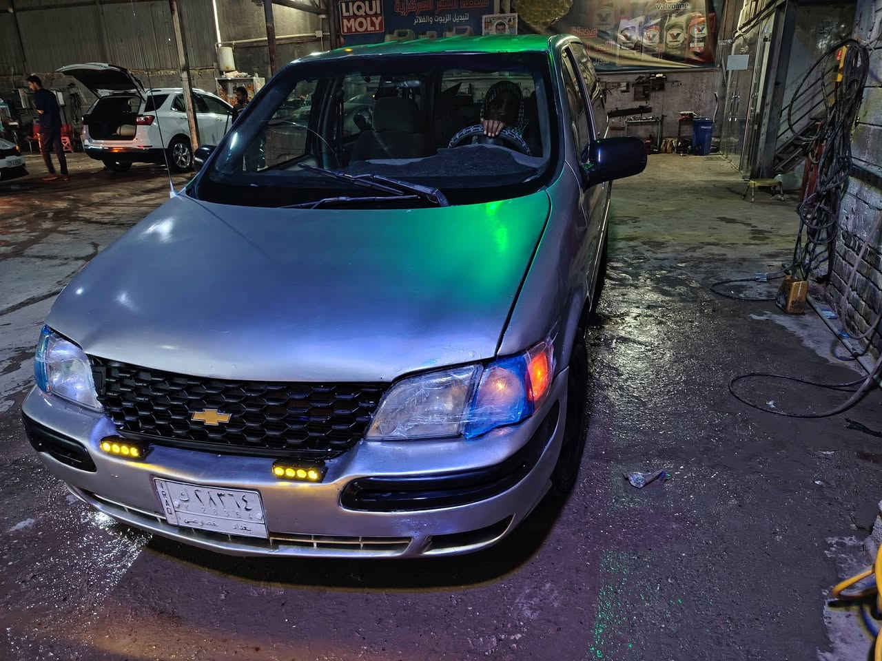 شوفرليت فنتوري موديل ٢٠٠٢ رقمها  بغداد مصبوغه عام
باتري جديد. تايرات جديده كير ومحرك خير من الله نقص تبريد مايشتغل مكاني ذي قار رقم *********** سعرها ٣٥ وبيها مجال
