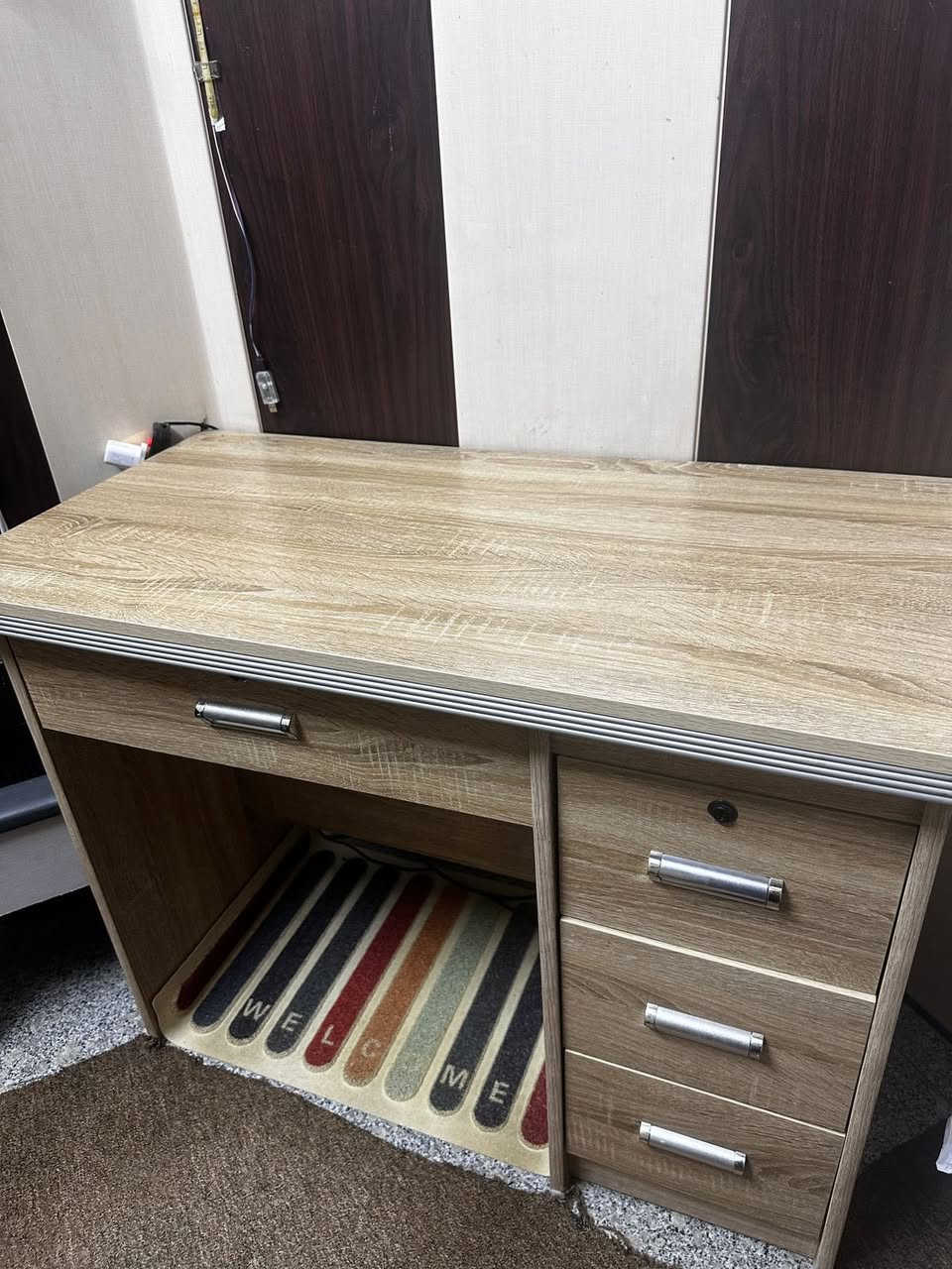 ميز مكتبي عرض متر للبيع


**إذا كنت صاحب هذا الإعلان وتريد حذفه لأي سبب، رجاءا أرسل رسالة إلى الدعم الفني**