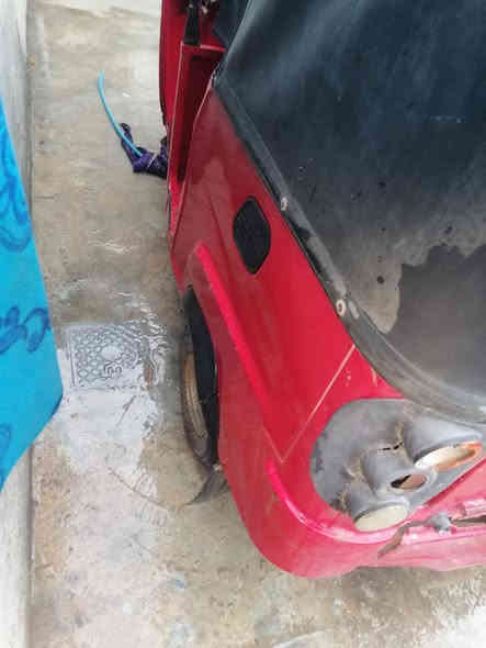 السلام عليكم ورحمة الله وبركاته تكتك بياجو للبيع موديل ١٨ نضافة فول كله على وضع الشركة تكتك ابلادية  بالواقع احلى من الصور مابيها لا اخياس ولا طسة ولا اي نقص كهربائيات شغالة محرك شغال دوشمة مرتبة أوراق السعر ٢٠٠ وبيها مجال العنوان بعقوبة المفرق للإستفسار الاتصال ع هذا 0774 065 4356
