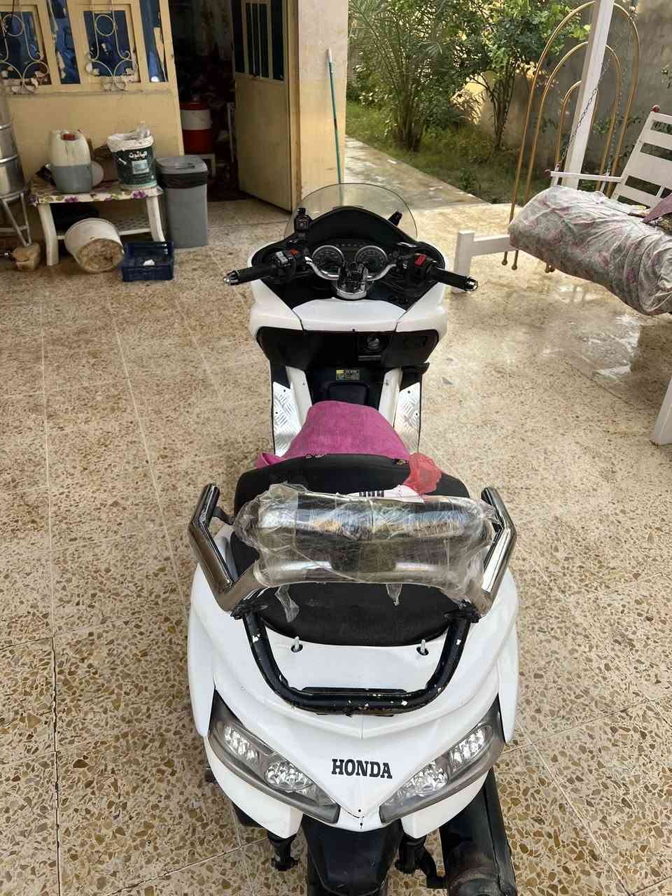 سلام عليكم للبيع فورزه MF0/10 دراجه خير من الله مكينه وكهربائيه كلها شغاله مكان دراجه ديالى شهربان رقم ‭

‭٠٧٧٨ ٣٤٢ ٠٩٧٥‬
