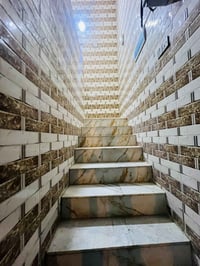 شقة طابق ثاني • ١٣٠م • قرب كرار الطويل