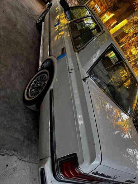 السلام عليكم 
سوبر موديل ١٩٨٢ بأسمي أرقام انكليزي تحويل مباشر  سيارة كلها بلاد تدفئة تبريد شغال سيارة جديدة ما ناقصها شي سعرها ٥٥ وبيها مجال بسيط جدا للإستفسار 
***********
***********
