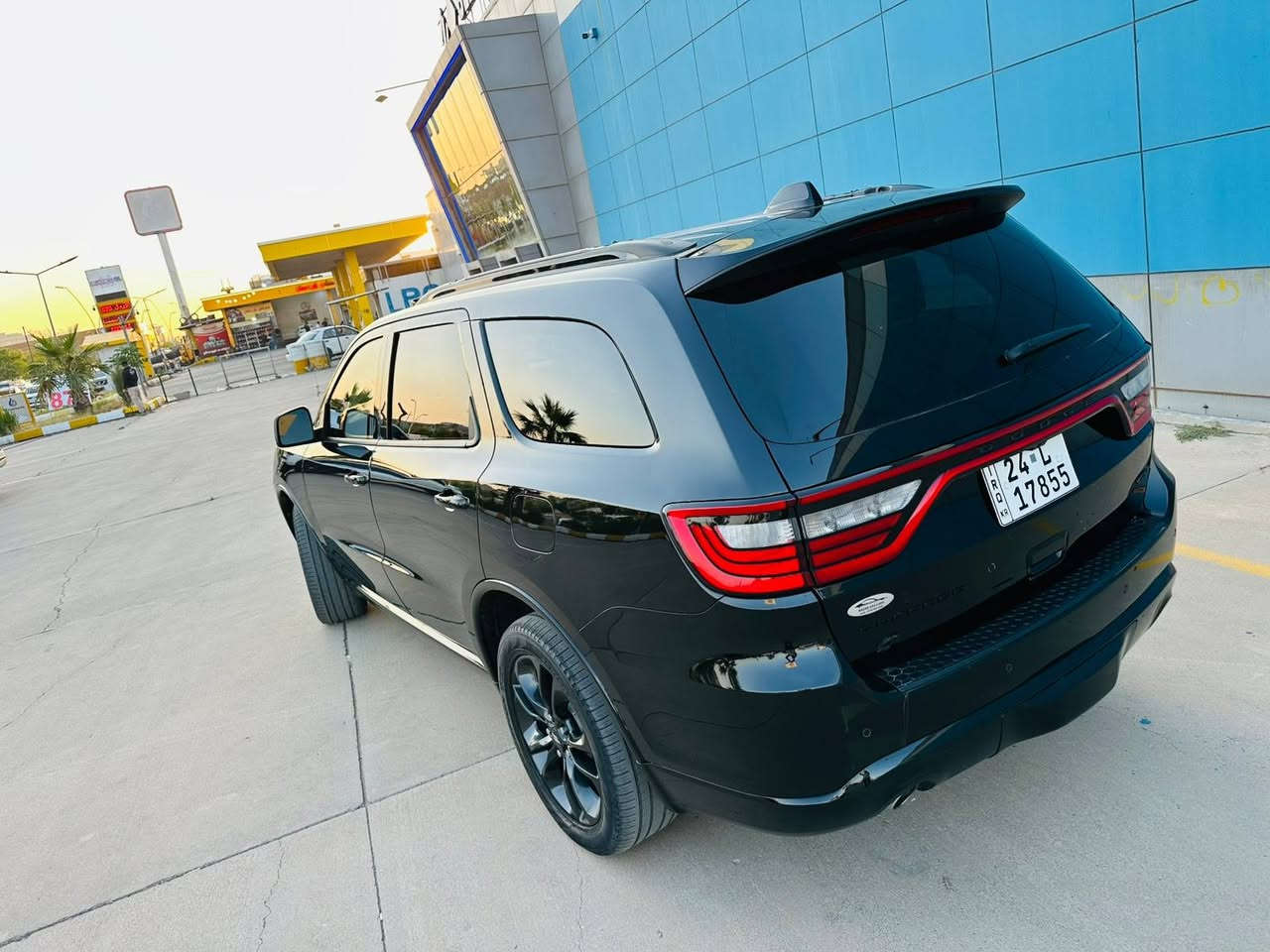 DODGE DURANGO 2023 :SERIES BLACK VIN: 1C4RDJDG6PC592957
دورنكو امريكي GT 
السيارة وارد امريكي ( كلين ) 
بدون حادث - بدون ضرر 
ايرباكات سليمه 100-100

الرقم : دهوك - رقم و فحص و هزه جديده 

المواصفات :

▪️دوج دورانكو لون اسود 
▪️الموديل :2023
▪️المحرك : . 3.6L . V6 (ستة سلندر)
▪️العداد : 57 الف ميل
▪️حجم الويل : ويل كب حجم 20
▪️بصمات للابواب عدد مع بصمة جنطة وبصمة تشغيل وتشغيل عن بعد
▪️لايتات زينون عالي وناصي مع حاجب LED مع كشافات دعامية زينون
▪️فتحة سقف ( سلايد روف )
▪️حساسات خلفية 
▪️كامرة خلفية دوارة اصلي 
▪️شاشة الدشبول كبيرة للتحكم بايعازات السيارات
▪️تحكم فول كهرباء لكرسي السائق والراكب
▪️غرفة السيارة جلد اسود اصل
▪️تبريد و تدفئة للكشنات 
تدفئه استيرن 
▪️گير شفتر بالستيرن للتحكم بالگير العادي
▪️سستم صوت
▪️اشاير بلمرايا الجانبية 
▪️يدات الابواب نيكل
▪️تحكم ستيرن جهتين بلوتوث وحاكية وكروس سرعة وتحكم صوت 
▪️منافذ USB امامي وخلفي
▪️نظام ABS مانع انزلاق
▪️السيارة اربيل - معرض اربيل كارس 
السعر 328 ورقة
للاستفسار ☎️***********
