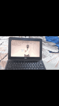 للبيع لابتوب DELL كلش حلوة بدراسة وسريعة بالمس سعرهه 65 الف وبيها مجال ***********
