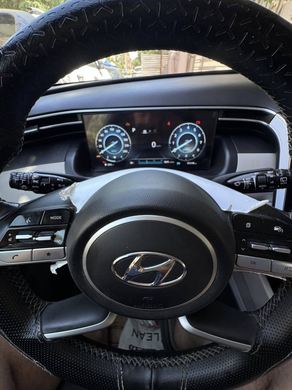 السلام عليكم…
🚗
توسان 2023

ماشية ٧١ الف

شاشة ايباد 

كراسي ٢ كهرباء 

مري شفط 

بصمة … تشغيل عن بعد 

بيهة طخة بلدعامية 

السيارة بعدهة جديدة ☠️

السعر خاص⛔️


**إذا كنت صاحب هذا الإعلان وتريد حذفه لأي سبب، رجاءا أرسل رسالة إلى الدعم الفني**