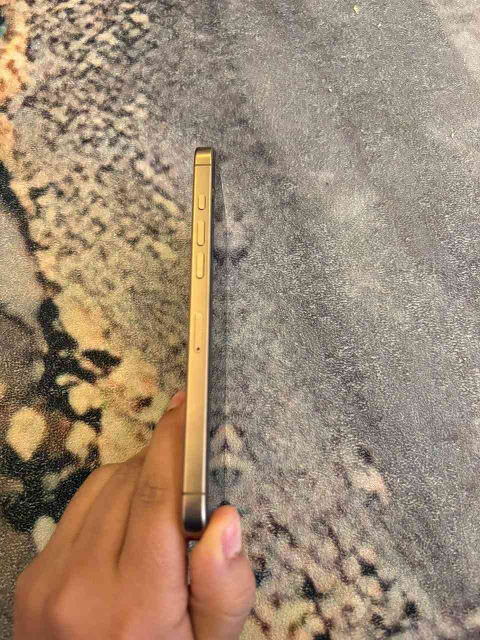 السلام عليكم
ايفون 16 برو ماكس نسخة شرق اوسط

سنتين ضمان ABM وبعده بلضمان

100% بطارية 

100% نضافة الجهاز

256 الذاكرة 

السعر 1500 وبي مجال 

*********** الموقع بغداد تواصل واتساب
