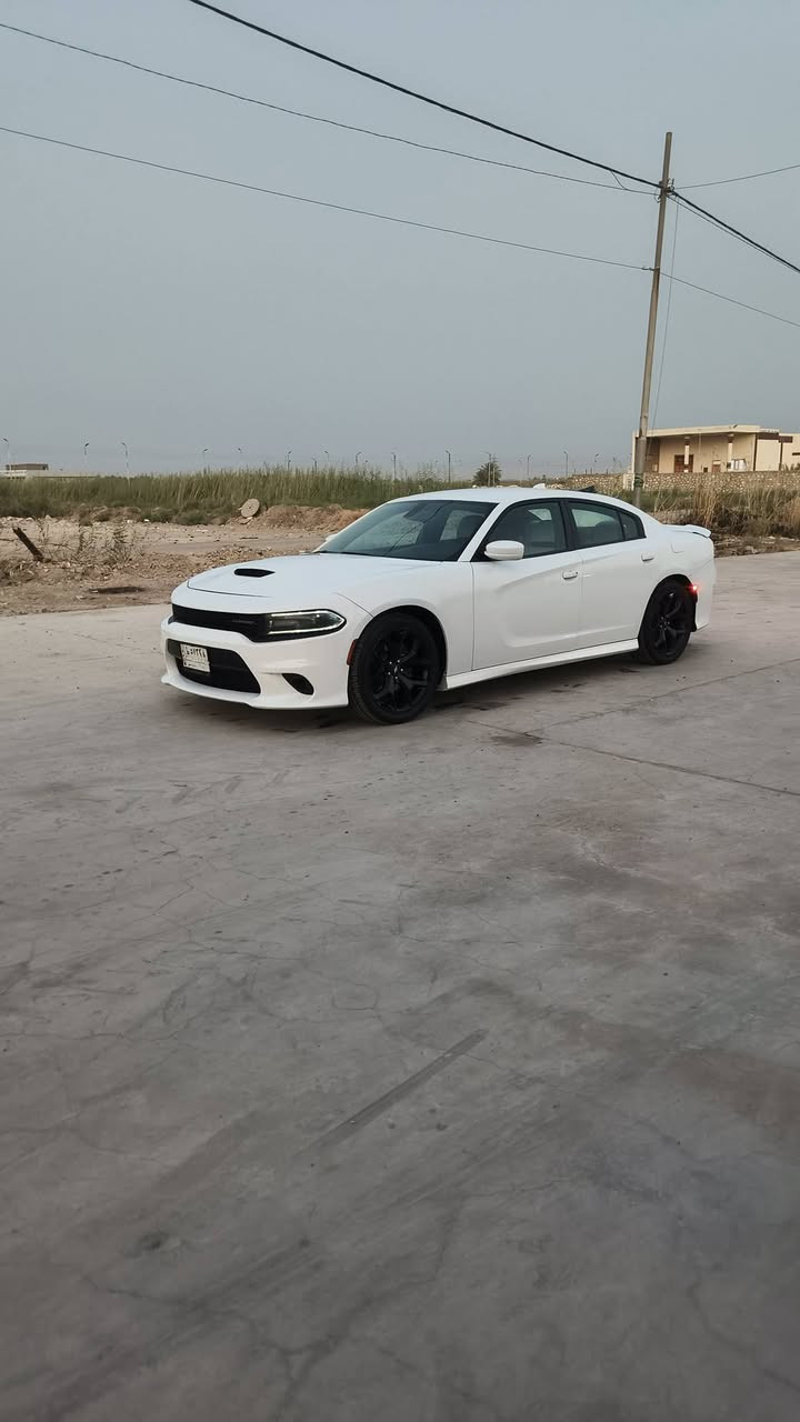 السلام عليكم دوج جارجر 2019GT اصل رقم بغداد
فول موصفات عده الفتحه  دواخل عسلي
داخله بدون حادث بيه طخات بصيطه
السياره ستخدام شخصي ما مشتغله
للستفسار اكثر ***********
***********
