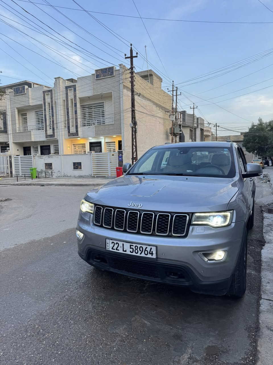 سلام عليكم jeep Limited 2019 خليجيه استخدام شخصي ماشيه 170الف كيلو سياره كلش نظيفه وجاهزه
***********
