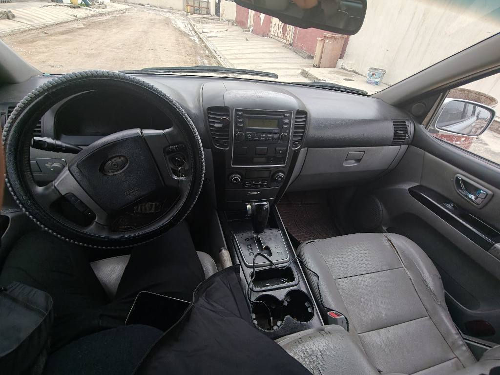 سورنتو موديل 2009 
كير و محرك بطة 3000 
4 جامات كهربائي 
سقف سلايد 
تبريد 
حساسات خلفي 
رقم جديد 
سنوية منتهية  
بطاقة بنزين 
صبغ حزام
شرط تحويل و وكالة 
*********** كركوك, العراق
