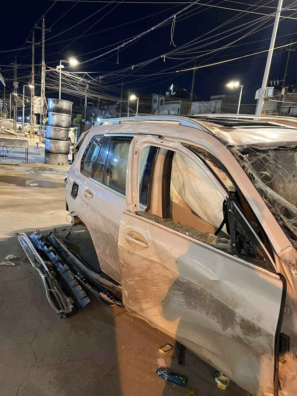 السلام عليكم 
bmw x7 2019 
خليجه وكاله العروش 
أبيع ع حادثها مكان السياره بغداد 
مرقم أربيل تحويل او وكاله 
ايرباك الدركه والدشبول سليم 
وايضاً الكير والمكينه سليم
سعر مناسب لمعرفه السعر الاتصال او خاص سعر مناسب جدا 
***********
