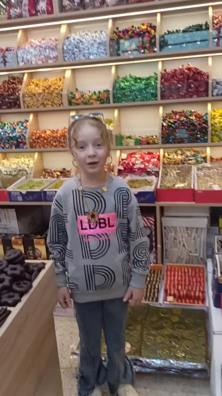 جرزات وحلويات نهر الكوثر العنوان الموصل سايدين ربيعة مقابل مضيف قبيلة الجبور ومجاور جامع الكوثر زورونا واهلا وسهلا بالجميع اخوكم حمزة الحاج جبر للاستفسار ***********....***********
