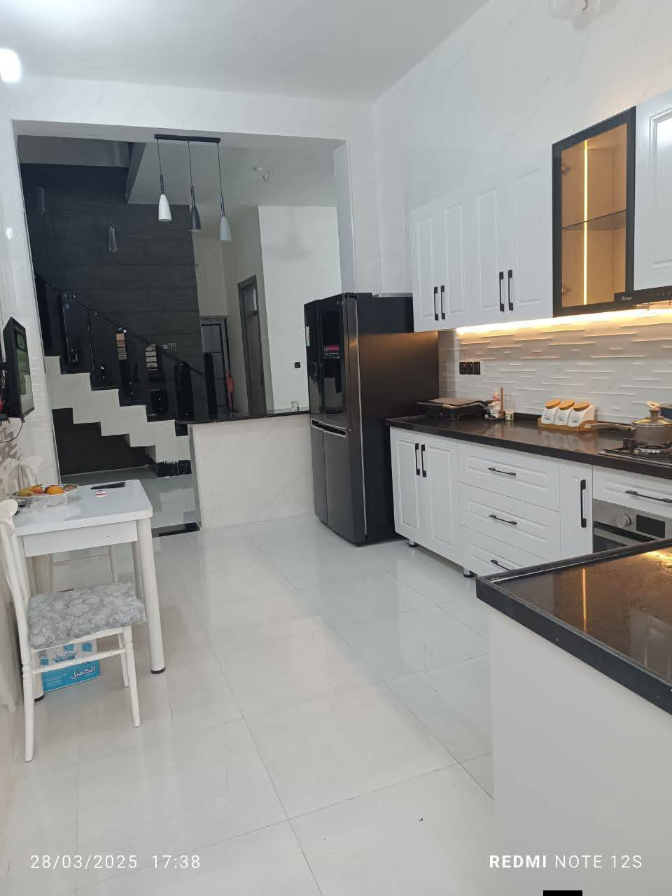 يا الله  اللهم صلِّ على محمد وآل محمد بيت للبيع طابو زراعي سند 25 الجمعية  شارع اسد الله الغالب مساحة 250متر واجهة 9 نزال 27 يتكون من استقبال كبير وصالة ومطبخ ومنور وصحيات عدد 2 وغرف عدد 3 بالطابق الارضي 2 وغرفة وبيتونة بالطابق الاول مع سطحين شتايكر بناء طابوق جمهوري بناء درجة اولى مقابل البيت ظهر بيوت ماكو جيران مقابيل البيت  موقع ممتاز مع كراج سيارتين طول 13متر وحديقة 10متر للاتصال بصاحب البيت مباشر اني صاحب البيت   ***********
***********
