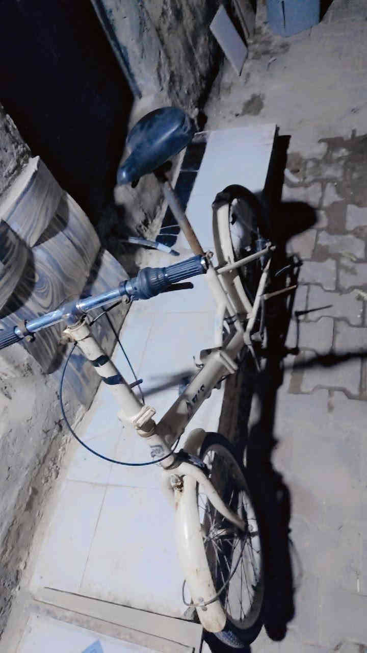 غراض مستعمله مرجوحه نضيفه كلش ب20الف باسكلات ثنين عوزهن هوه وترتيب شويه الواحد 10ثنينهن ب20 الف الاستفسار خاص او تصال على الرقم ***********
