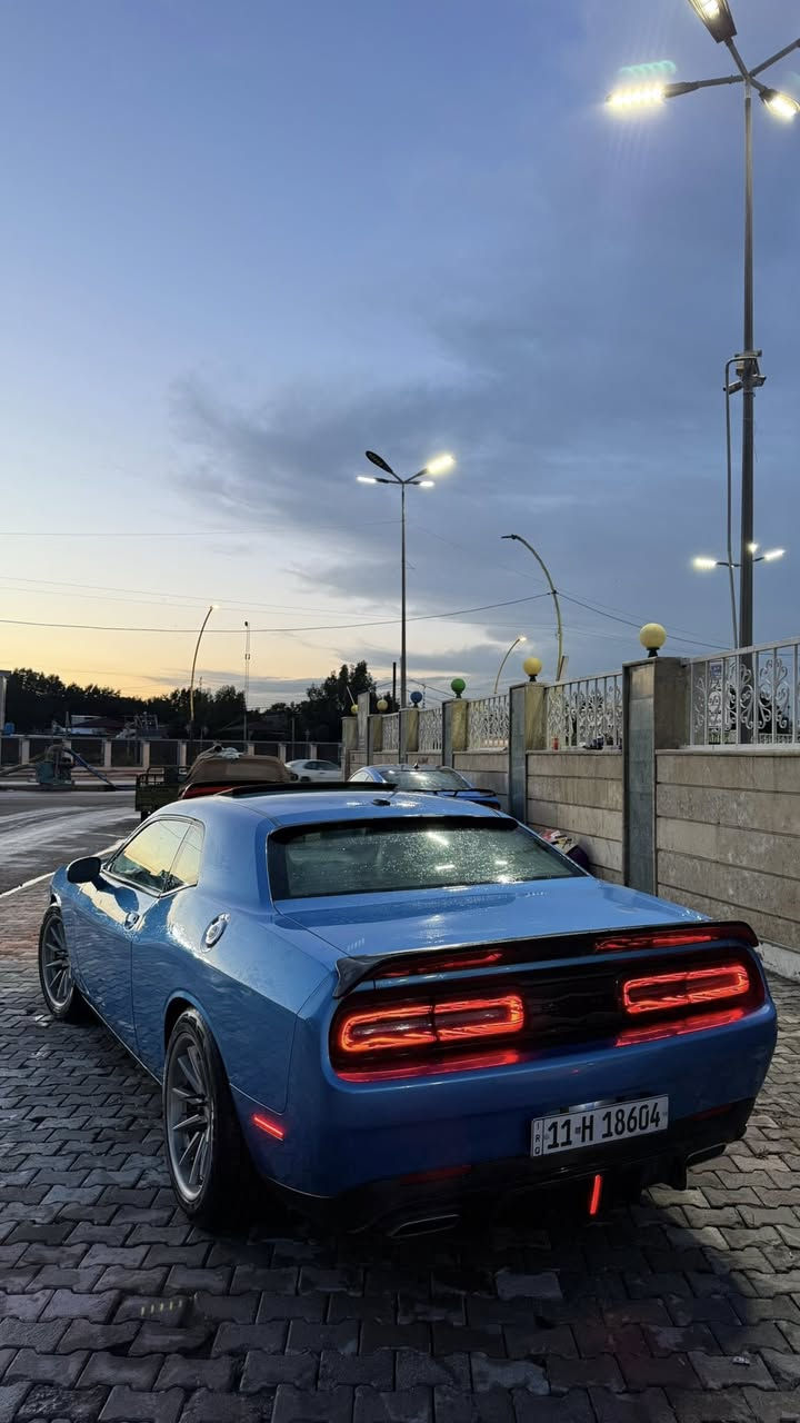 سلام عليكم دوج جالنجر 6 سلندر موديل 2018 للبيع فقط رقم بغداد
حادثه بنيد فقط قطعه وحده صبغ لغود كفاله شاصي فقط مقدمه سحب اليسره 
مواصفات فول 
فتحه 
مري تعتيم 
كشنات حضن جلد 
زنون منضومه عالي ناصي 
تخم تاير ويل فيراده 
هيتر مري 
شاشه كار بلي 
سقف روز 
دفيوزر نشره 
ماشيه ٦٥ ميل 
سياره جاهزه مكاني بغداد 
السعر ١٥٨ وبيه مجال للشراي 
الرقم 
***********
