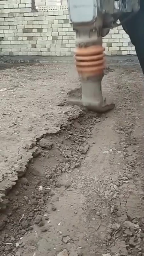 قفاز حدل سبيس وتراب وتربيع البيوت العنده حدل يتصل على الرقم *********** بيه واتساب
